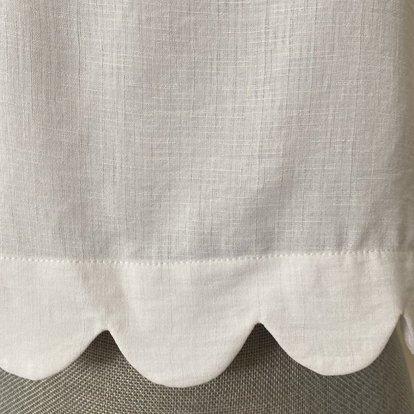 Monteau Los Angeles Sleeveless Scalloped Hem Cropped Shell White Size Small - Picture 2 of 9